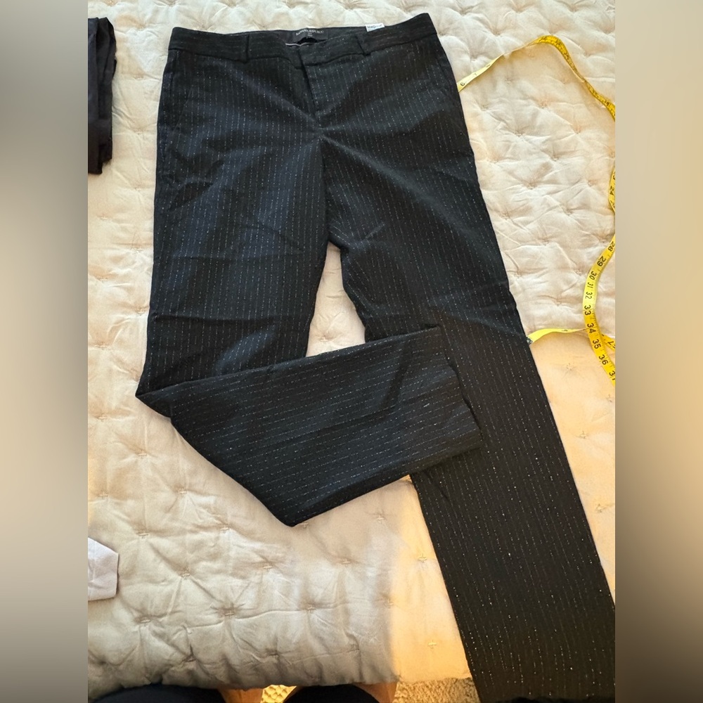 Banana Republic Ryan fit Black Pinstripe Pants size 6